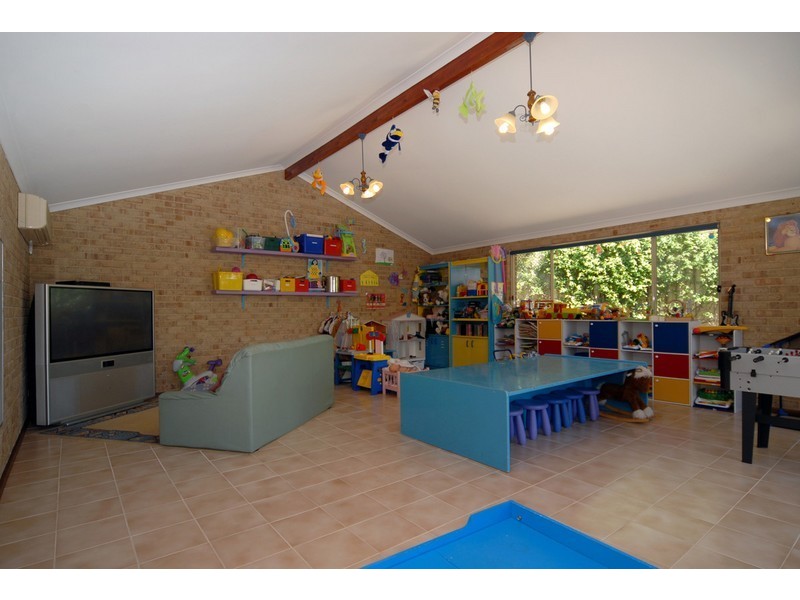 72 Riley Rd, Kardinya WA 6163