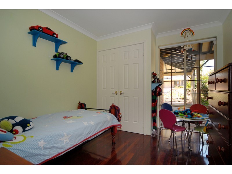 72 Riley Rd, Kardinya WA 6163