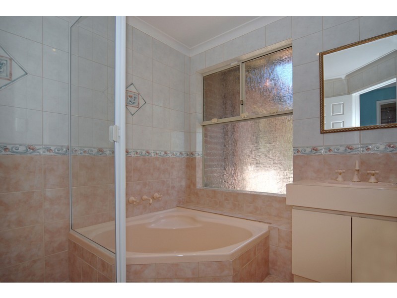 72 Riley Rd, Kardinya WA 6163