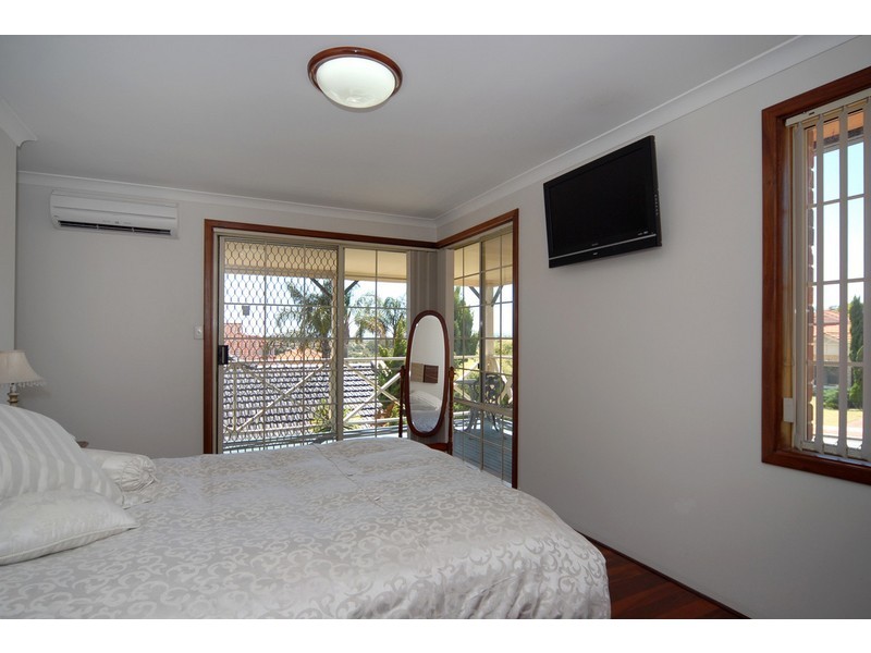 72 Riley Rd, Kardinya WA 6163