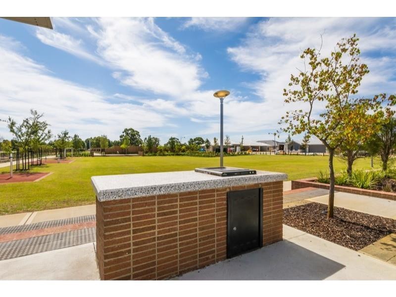 8 Syon Way, Piara Waters WA 6112