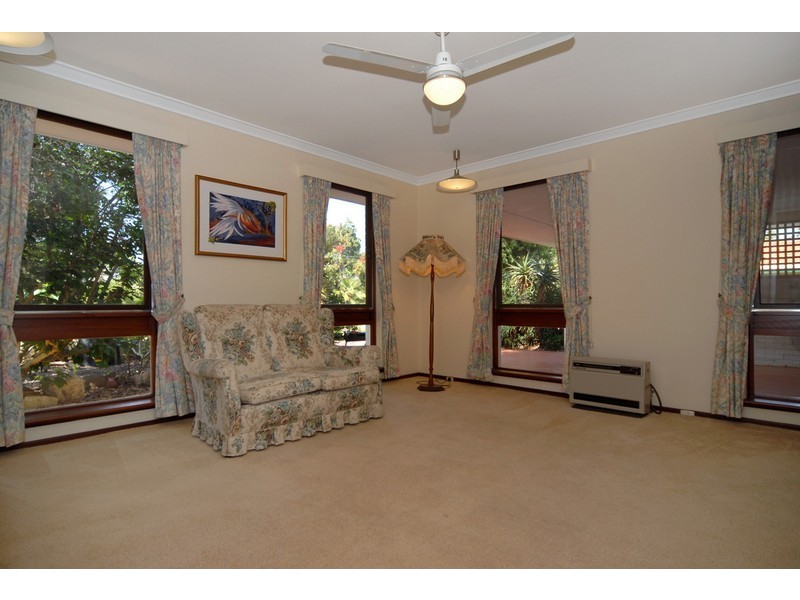 13 Ralston Rd, Kardinya WA 6163