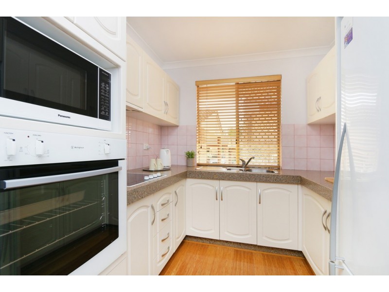 13/11-15 Petterson, Samson WA 6163