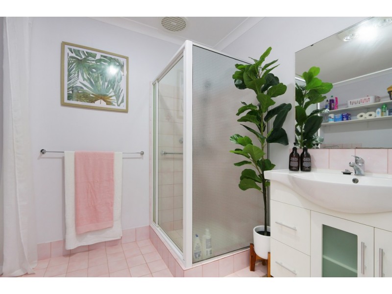 13/11-15 Petterson, Samson WA 6163