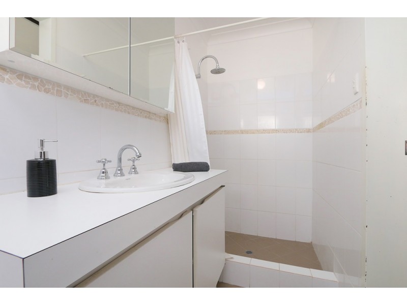 4 Christensen Street, Kardinya WA 6163