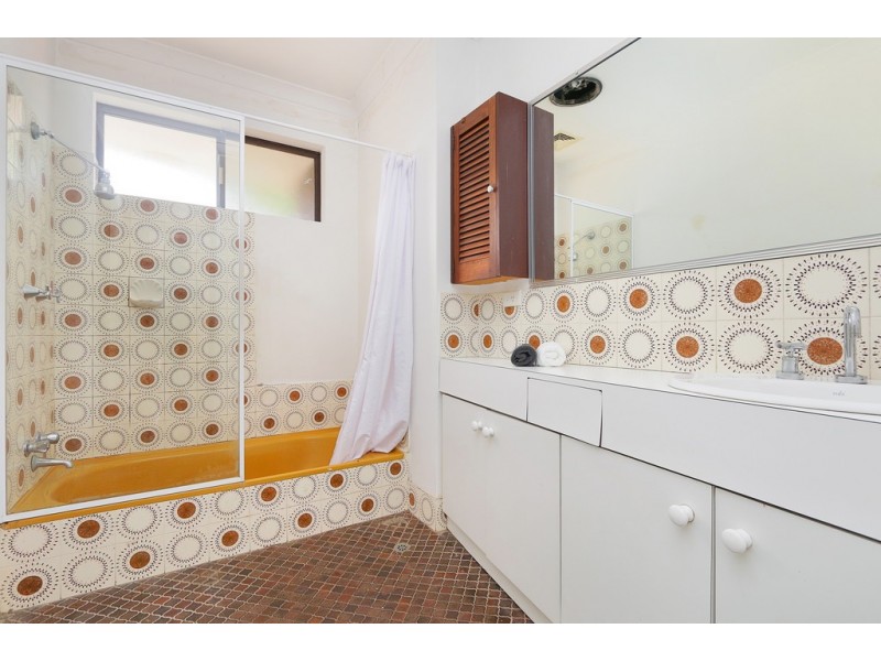 4 Christensen Street, Kardinya WA 6163