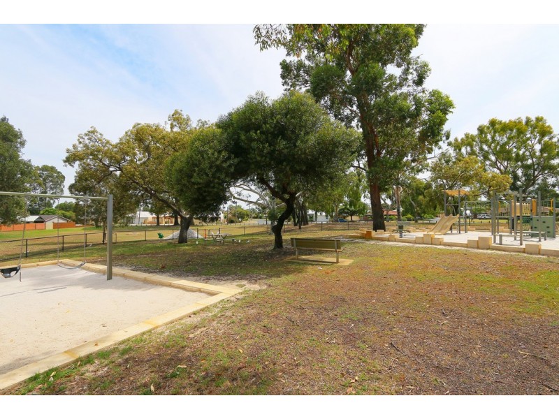 4 Christensen Street, Kardinya WA 6163