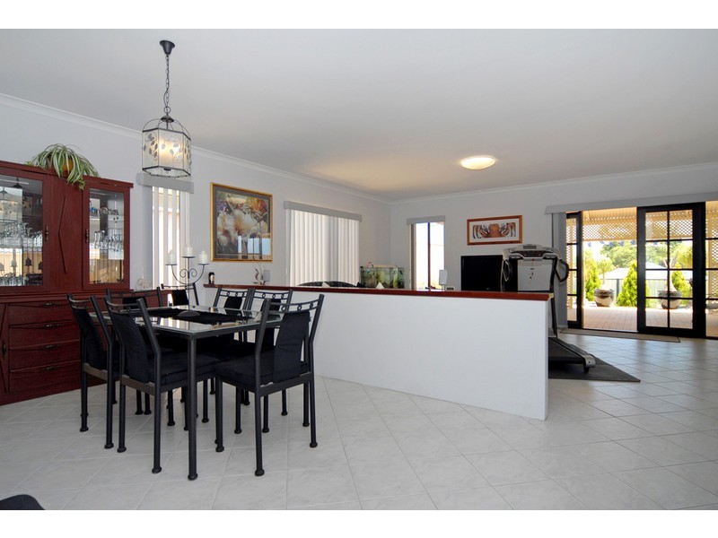 18 Antill Street, Willagee WA 6156