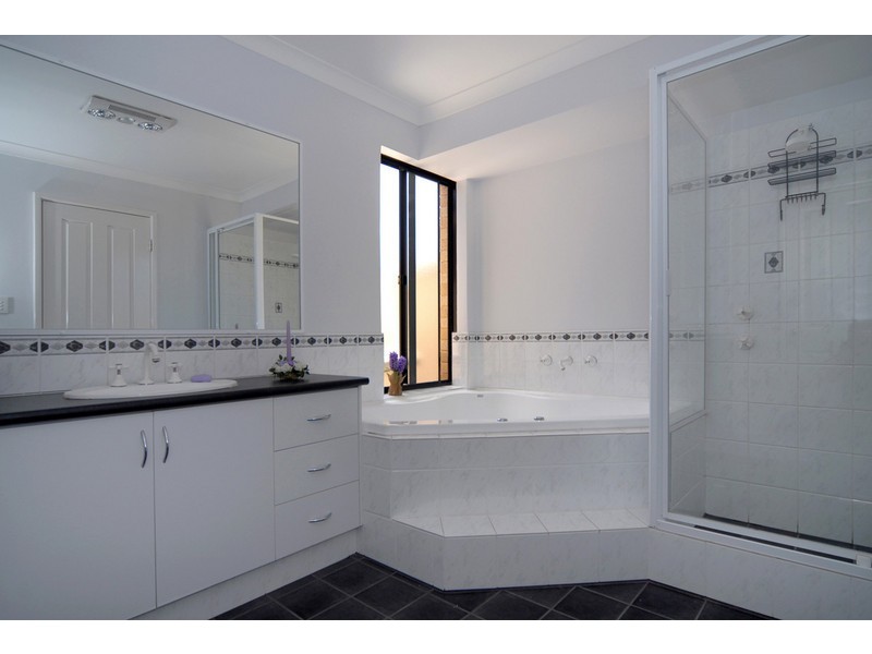 18 Antill Street, Willagee WA 6156