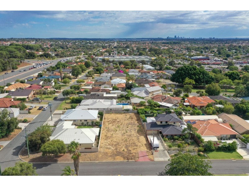 24A Bellairs Road, Kardinya WA 6163