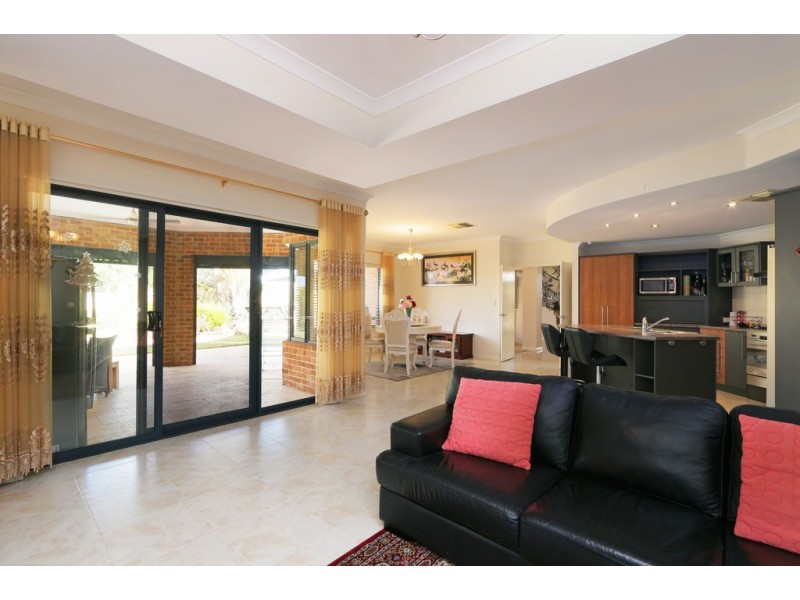 41 Friarbird Terrace, Beeliar WA 6164