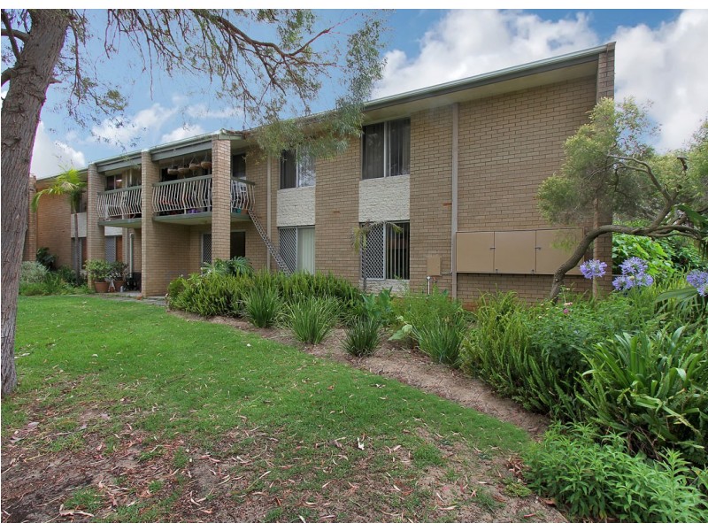 7/9 Clydesdale Street, Como WA 6152