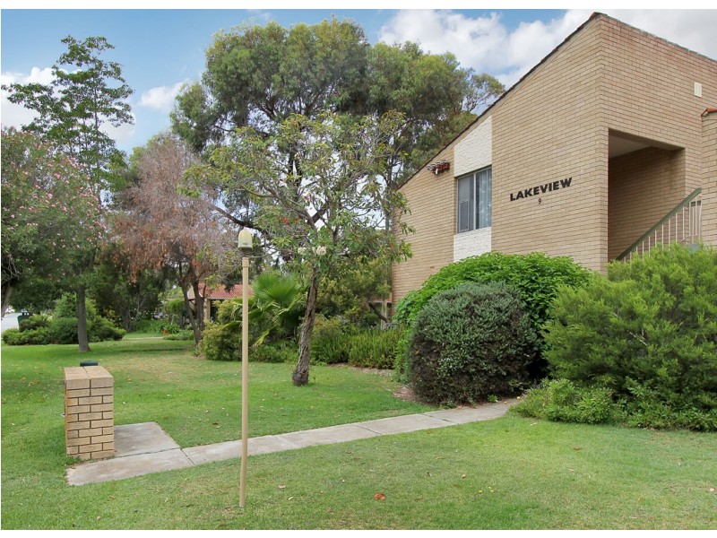 7/9 Clydesdale Street, Como WA 6152