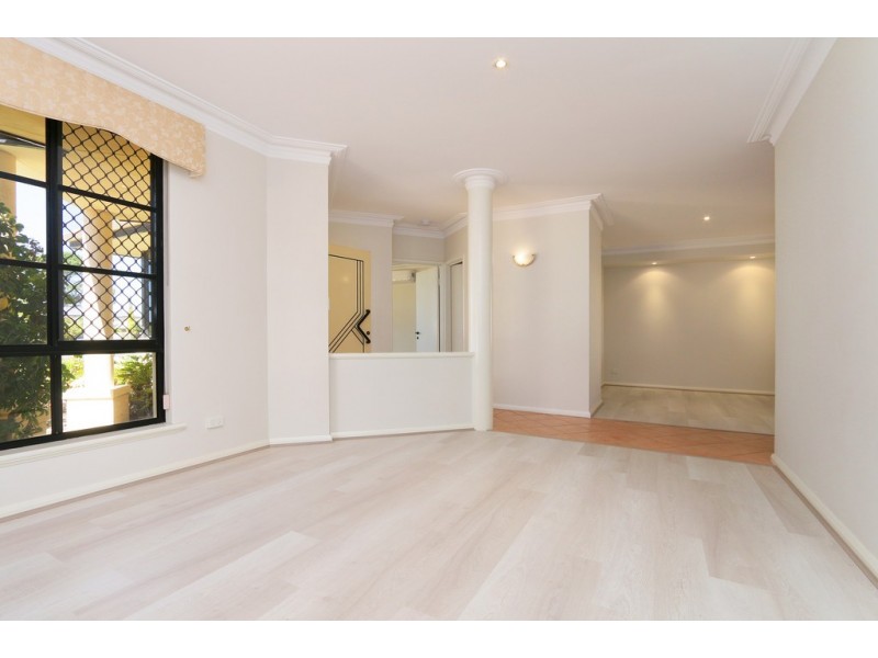 10A Colebatch Hill, Kardinya WA 6163