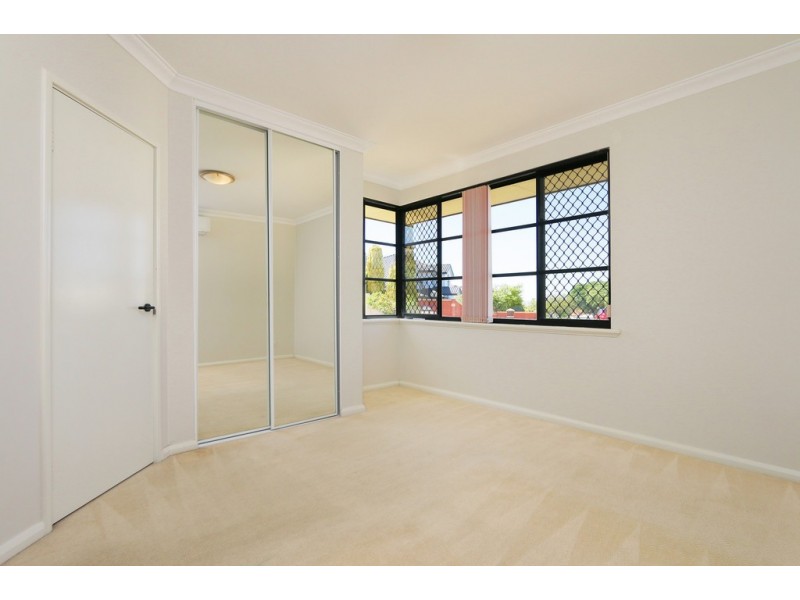 10A Colebatch Hill, Kardinya WA 6163