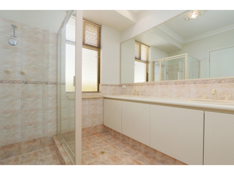 10A Colebatch Hill, Kardinya WA 6163