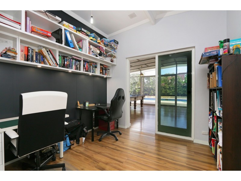 12 Peter Street, Attadale WA 6156