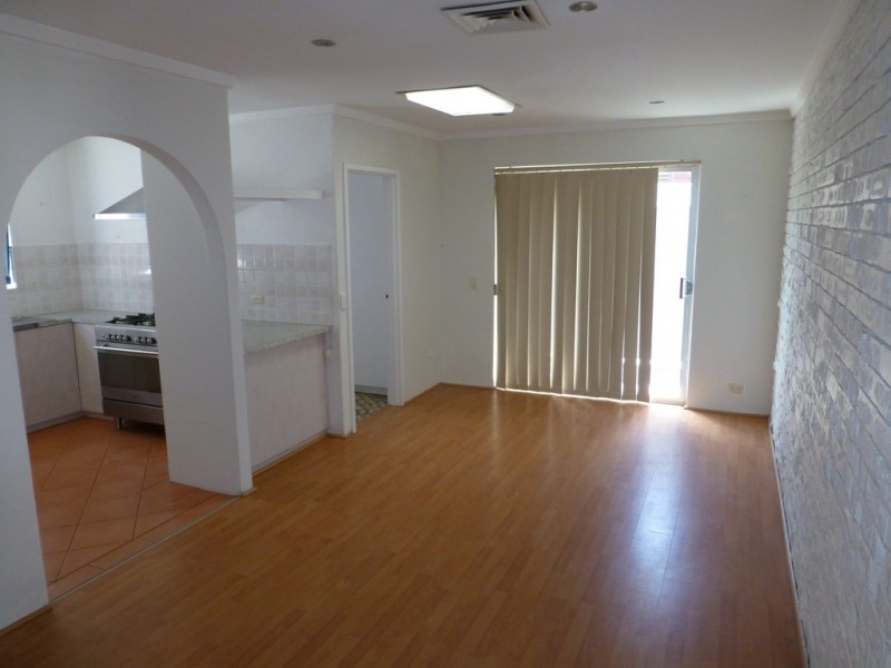6 Derinton Way, Hamilton Hill WA 6163