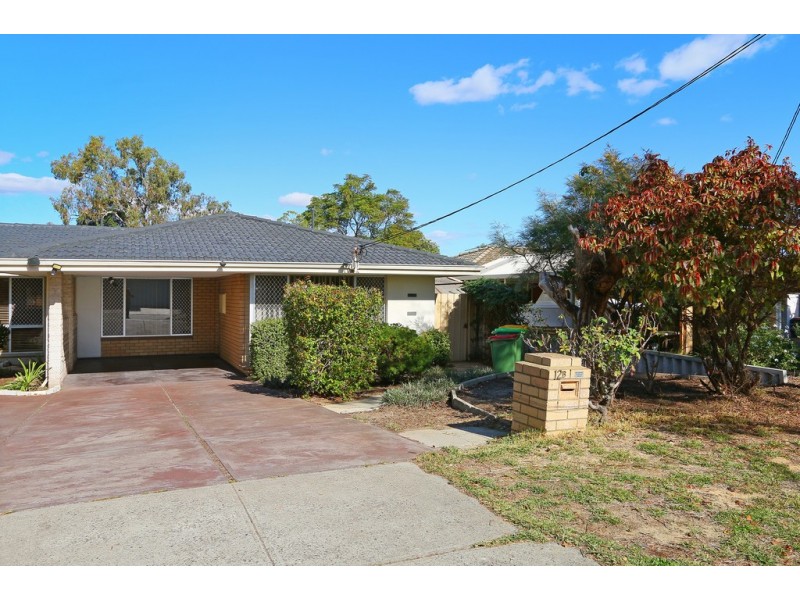 12B Ochiltree Way, Kardinya WA 6163