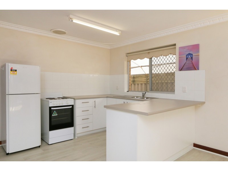 12B Ochiltree Way, Kardinya WA 6163