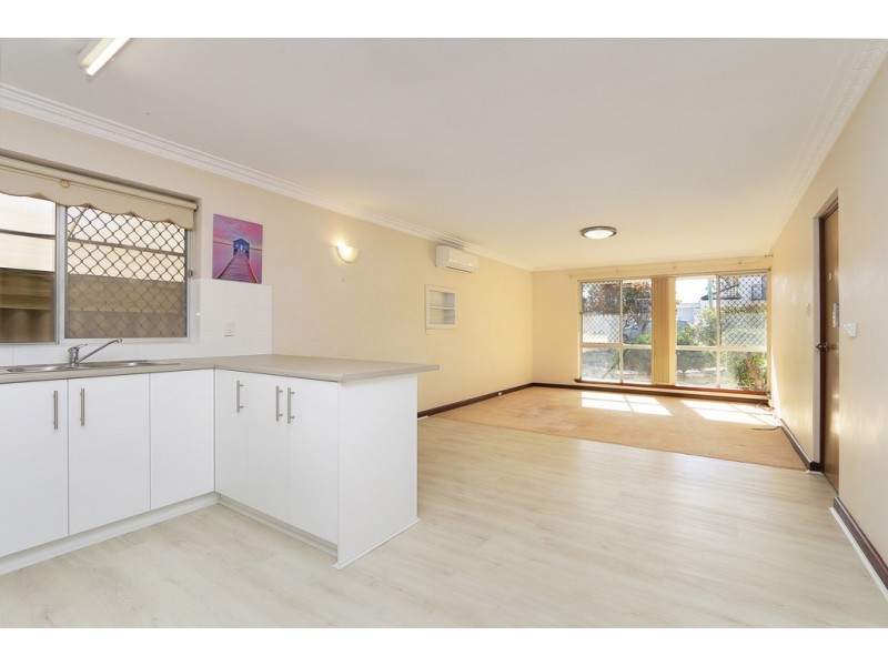12B Ochiltree Way, Kardinya WA 6163