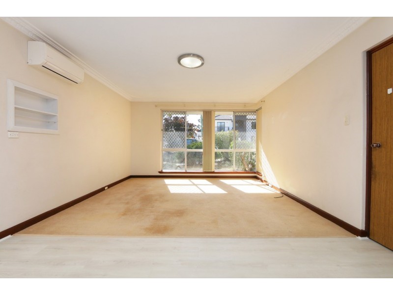 12B Ochiltree Way, Kardinya WA 6163