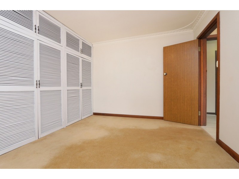 12B Ochiltree Way, Kardinya WA 6163