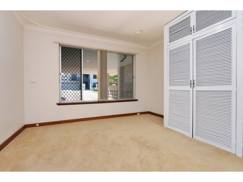 12B Ochiltree Way, Kardinya WA 6163