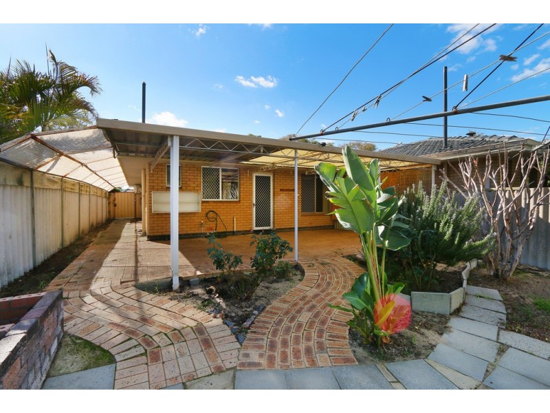 12B Ochiltree Way, Kardinya WA 6163