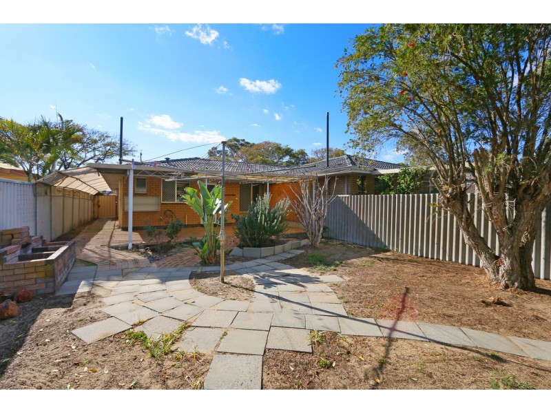 12B Ochiltree Way, Kardinya WA 6163