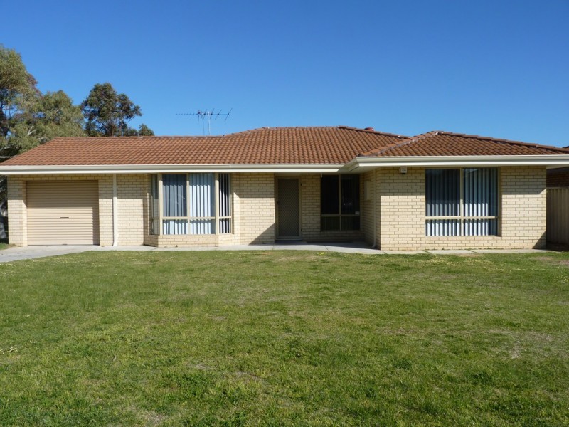 4 Blondell Drive, Munster WA 6166