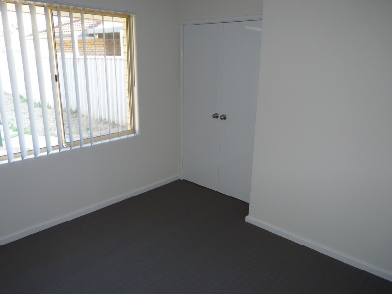 4 Blondell Drive, Munster WA 6166