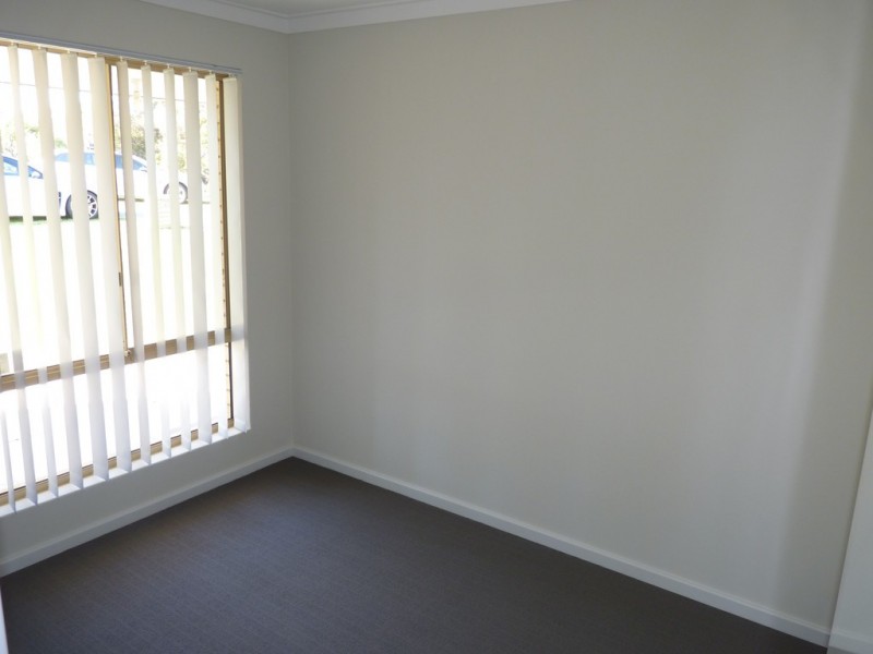 4 Blondell Drive, Munster WA 6166