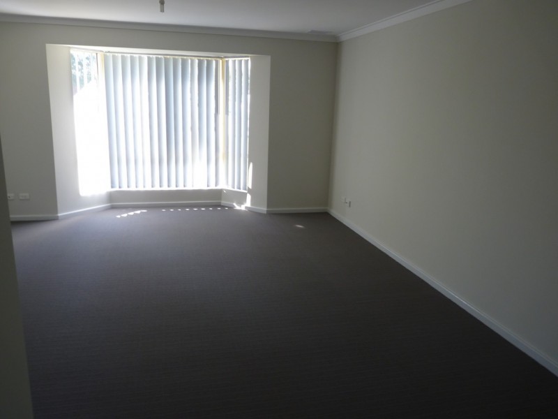 4 Blondell Drive, Munster WA 6166