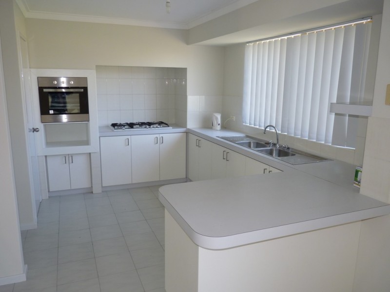 4 Blondell Drive, Munster WA 6166