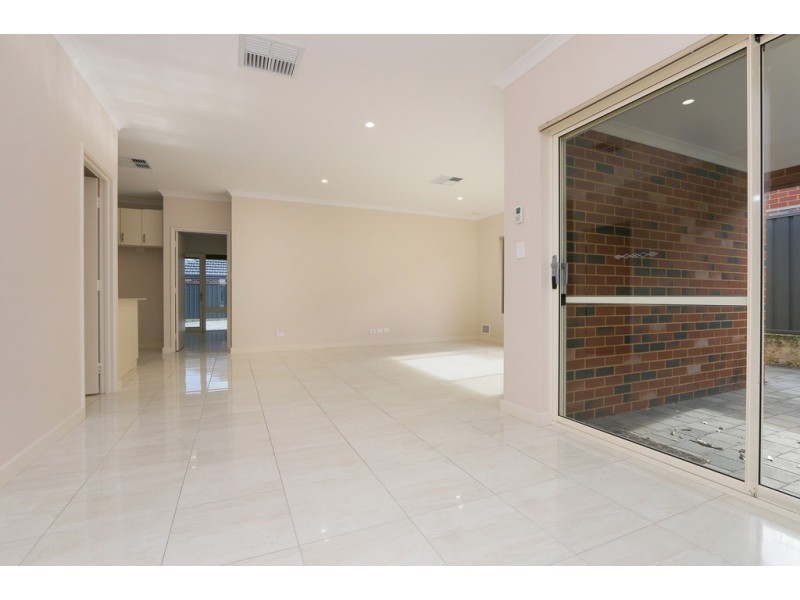 2/46 Gurney Road, Spearwood WA 6163