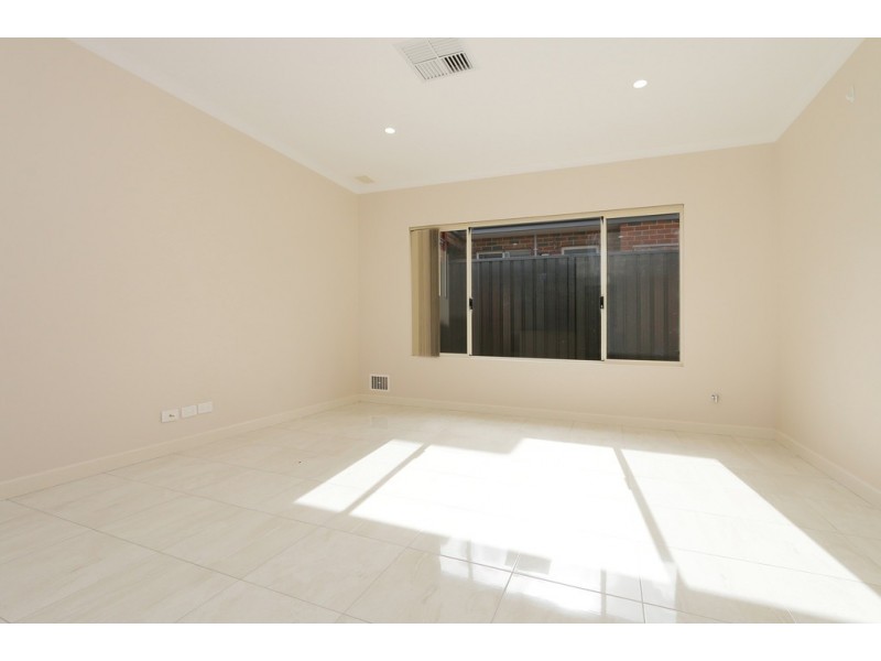 2/46 Gurney Road, Spearwood WA 6163