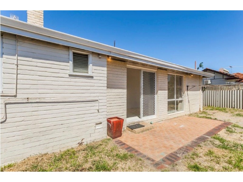 8 Parsons Ave, Manning WA 6152