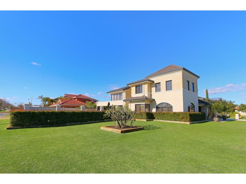 2 Tremont Gardens, Canning Vale WA 6155