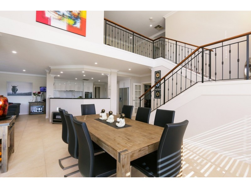 2 Tremont Gardens, Canning Vale WA 6155