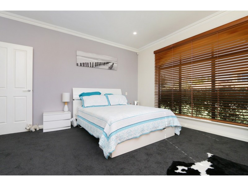 2 Tremont Gardens, Canning Vale WA 6155