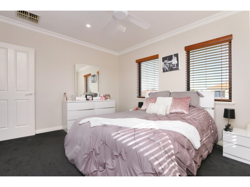 2 Tremont Gardens, Canning Vale WA 6155