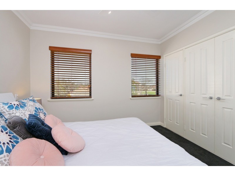 2 Tremont Gardens, Canning Vale WA 6155