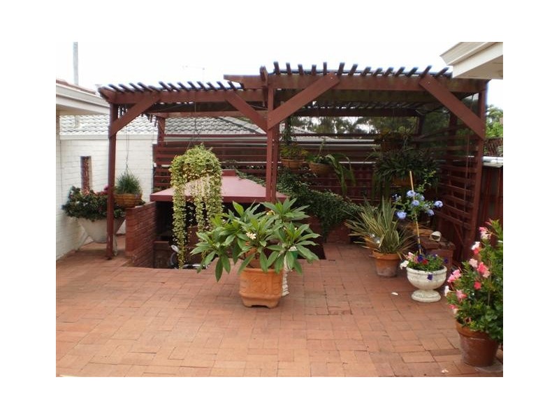 10 Walker Court, Kardinya WA 6163