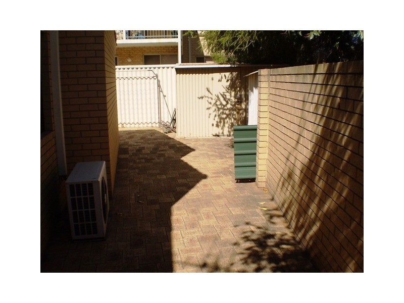 1/90 Gilbertson Rd, Kardinya WA 6163