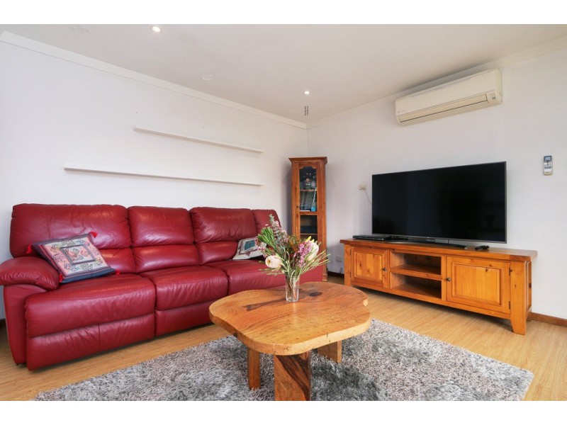 1B Bellairs, Kardinya WA 6163