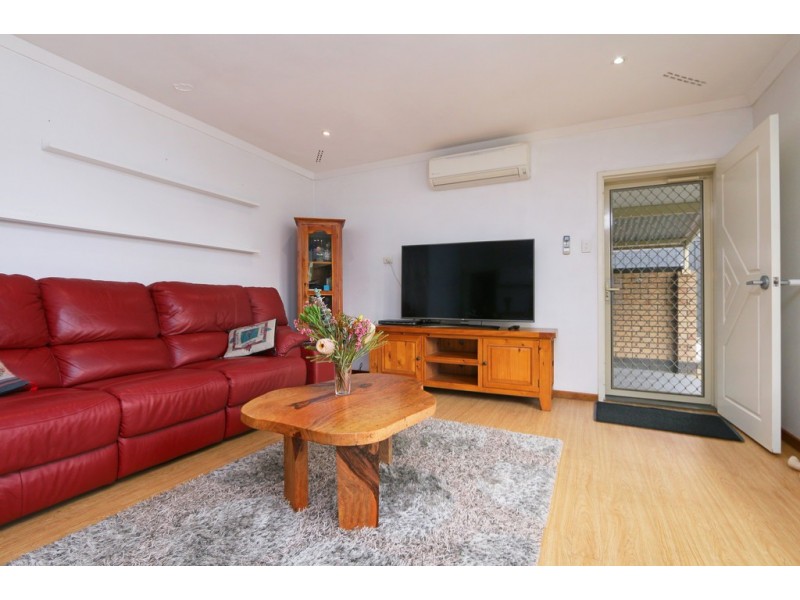 1B Bellairs, Kardinya WA 6163