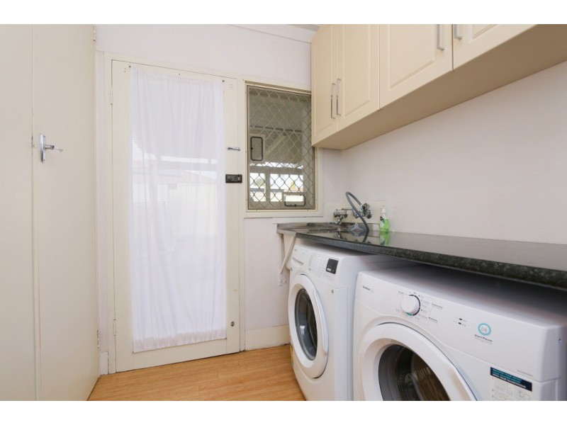 1B Bellairs, Kardinya WA 6163