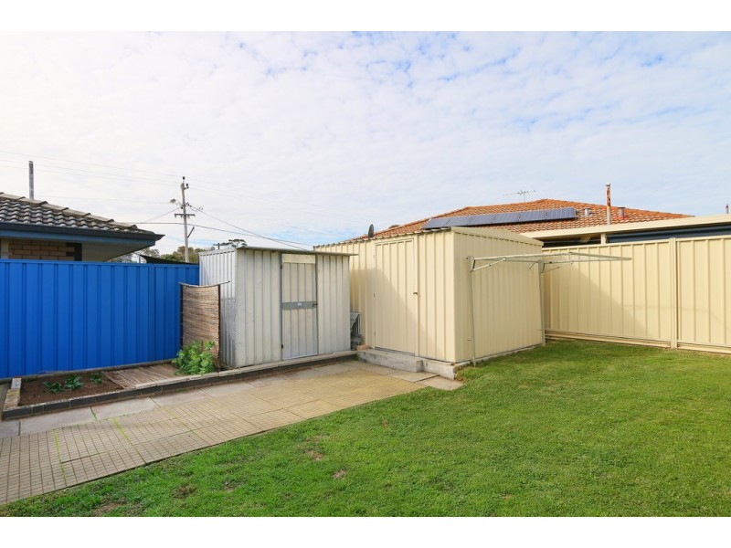 1B Bellairs, Kardinya WA 6163