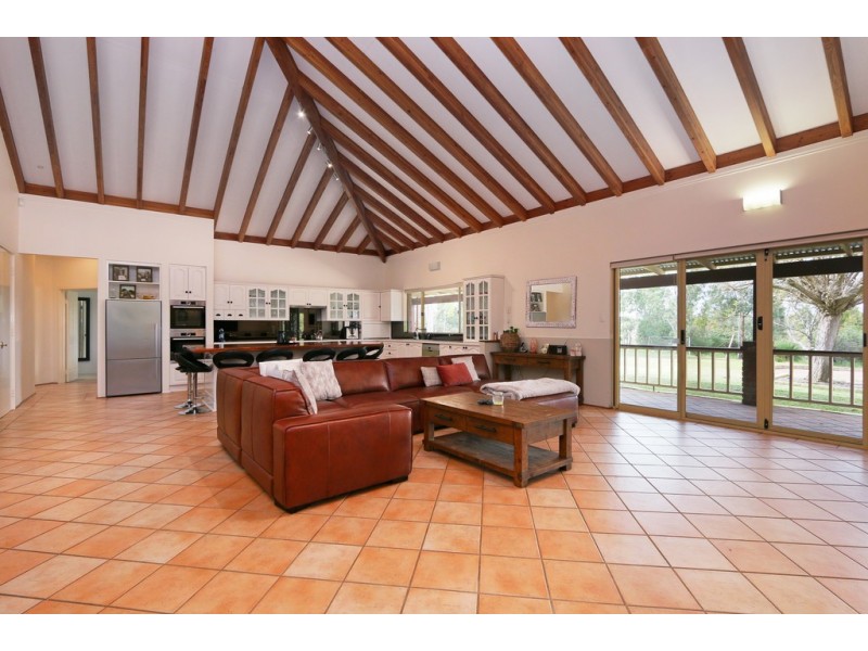 26 Casella Place, Wandi WA 6167